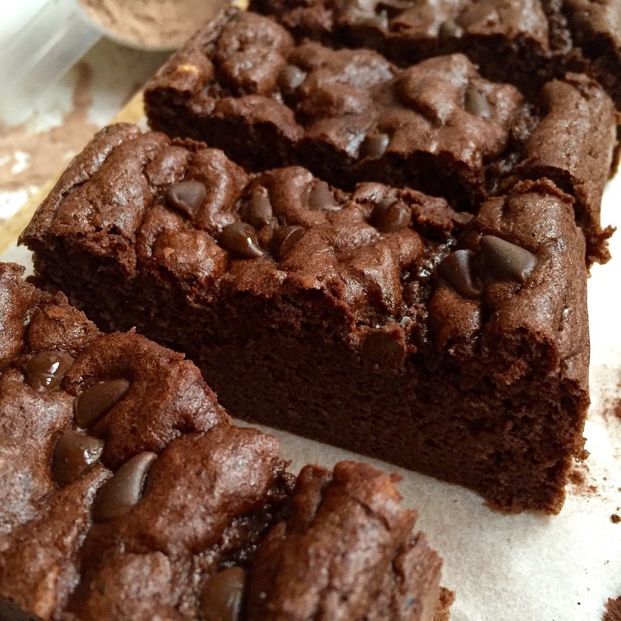 Цвет брауни. Кекс Брауни шоколадный. .Брауни из Гербалайф. Шоколадные кексы без глютена. Брауни в духовке.