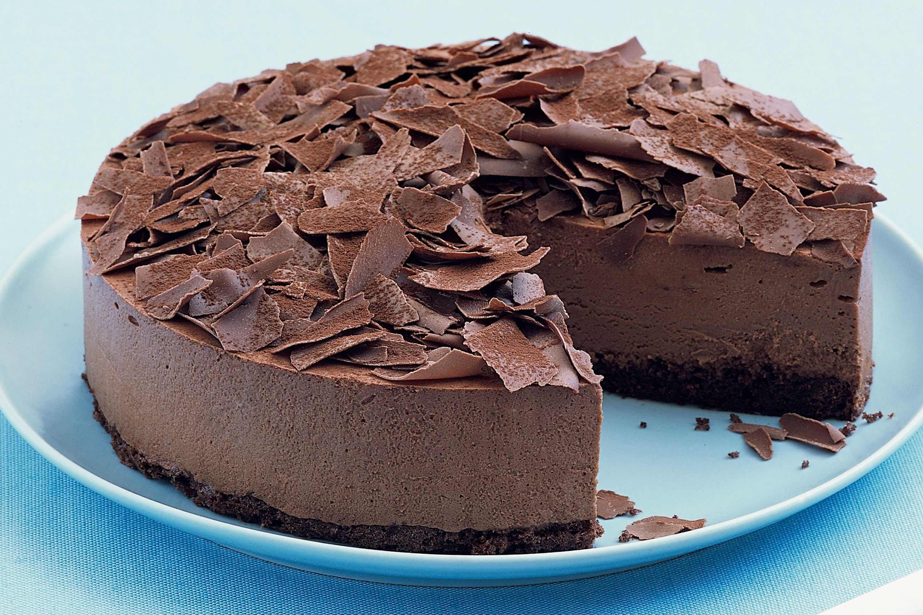 Шоколадный торт желатин. Шоколадный мусс для торта. Шоколадный мусс кейк. Торт суфле Ниигата. Чизкейк шоколадный.