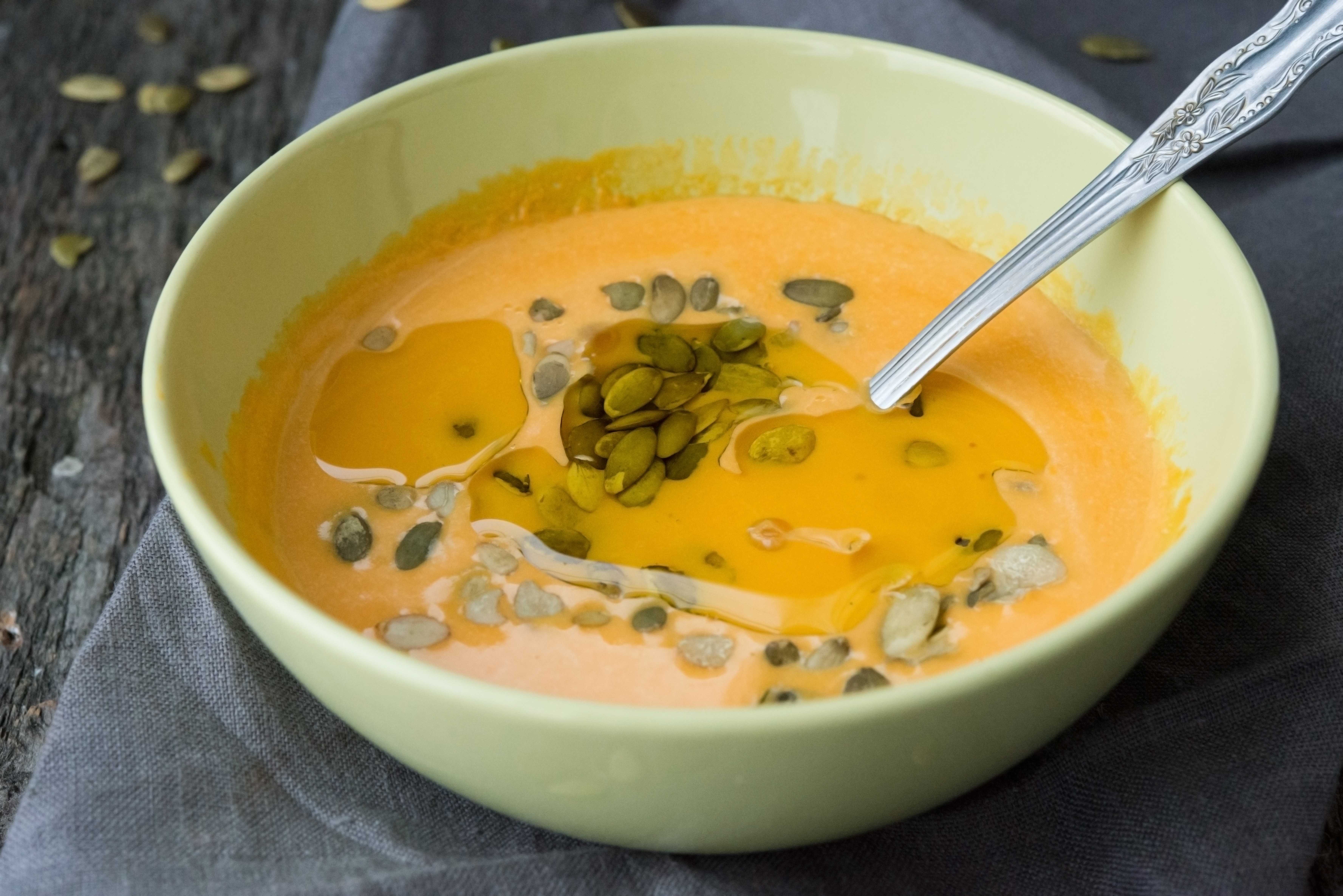 Тыквенный куриный суп. Суп пюре из тыквы. Тыквенный крем суп. Пряный тыквенный суп. Пряный суп из тыквы.
