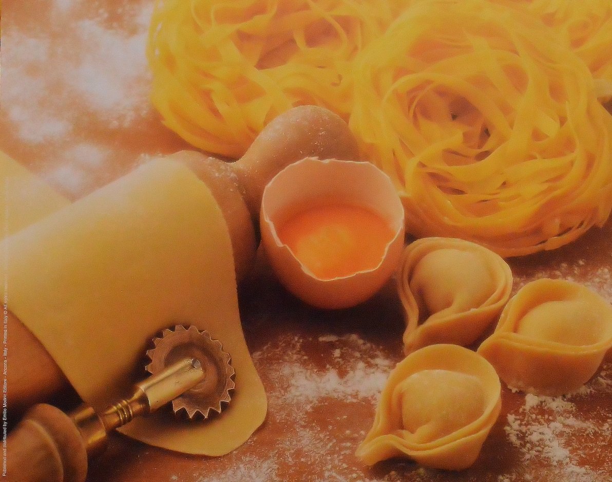 Рецепт теста для пасты. Макароны из теста. Домашние макароны. Итальянские макароны. Итальянские домашние макароны.