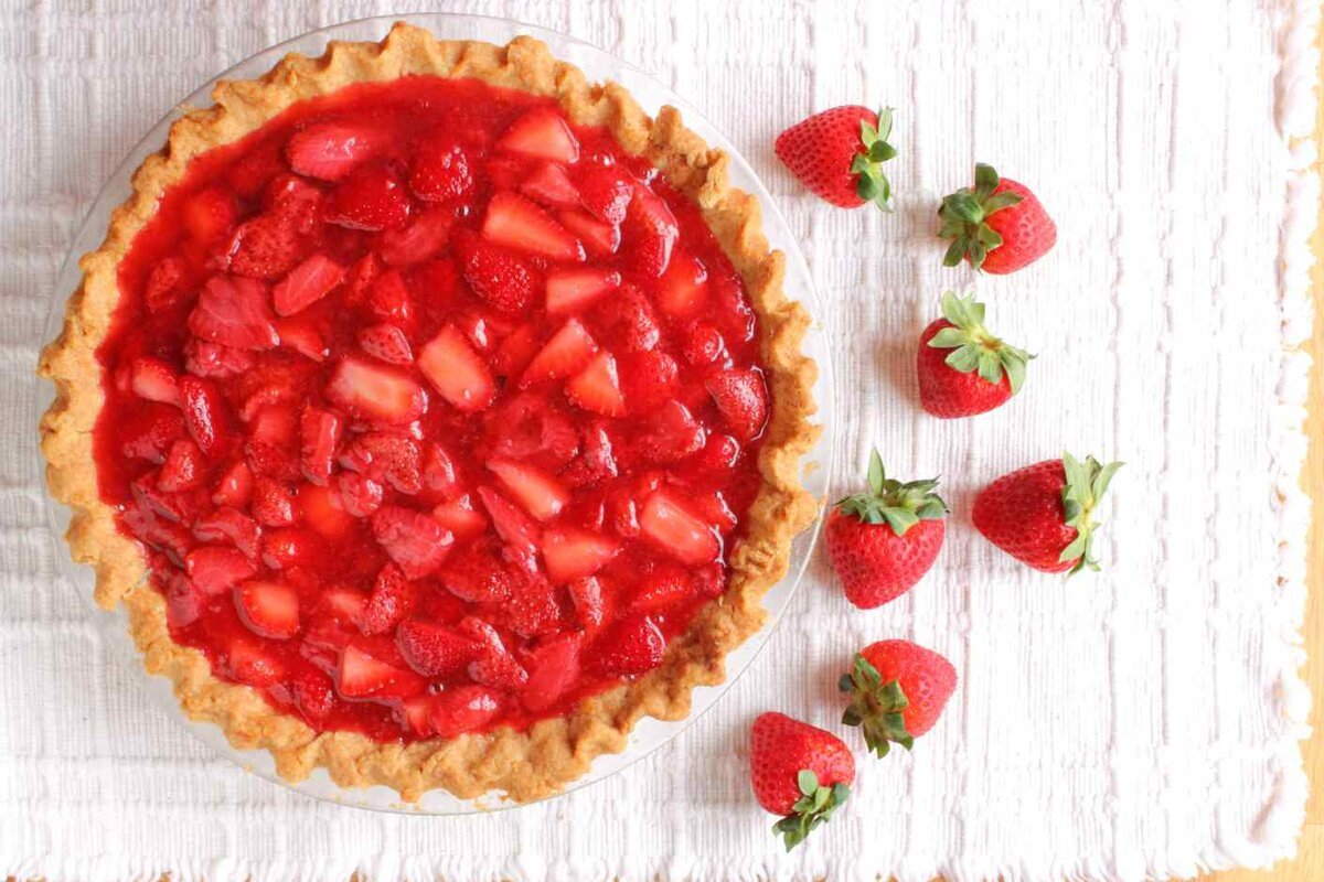 Пирог с клубникой