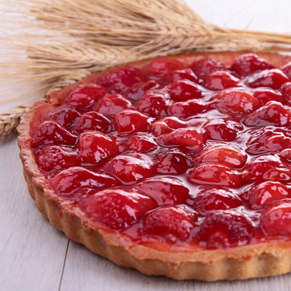 Открытый пирог с клубникой