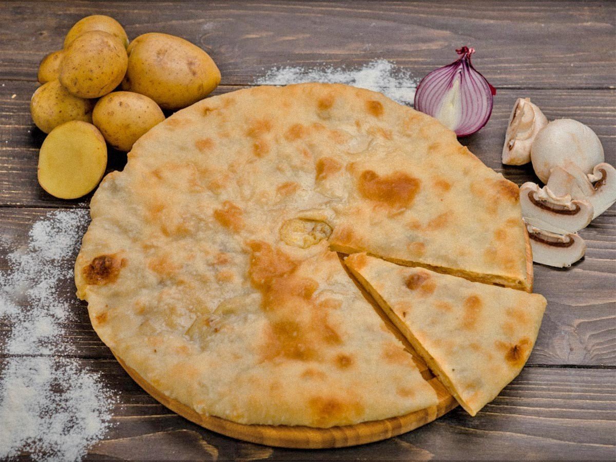 Пирог осетинский с картошкой и грибами