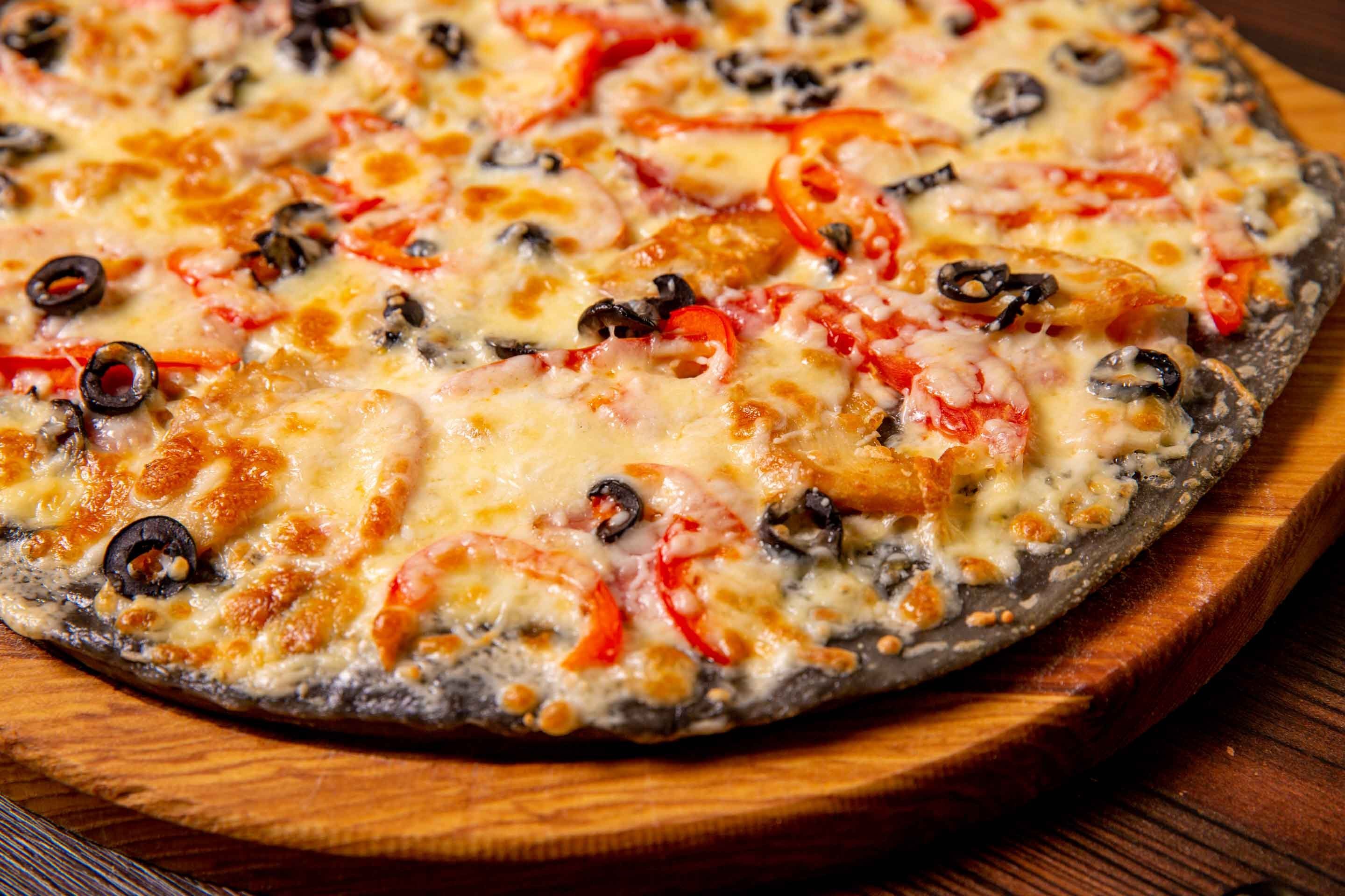 Начинка для постной пиццы. "Пицца". Пицца с грибами и маслинами. Пицца с оливками. Пицца с помидорами и маслинами.