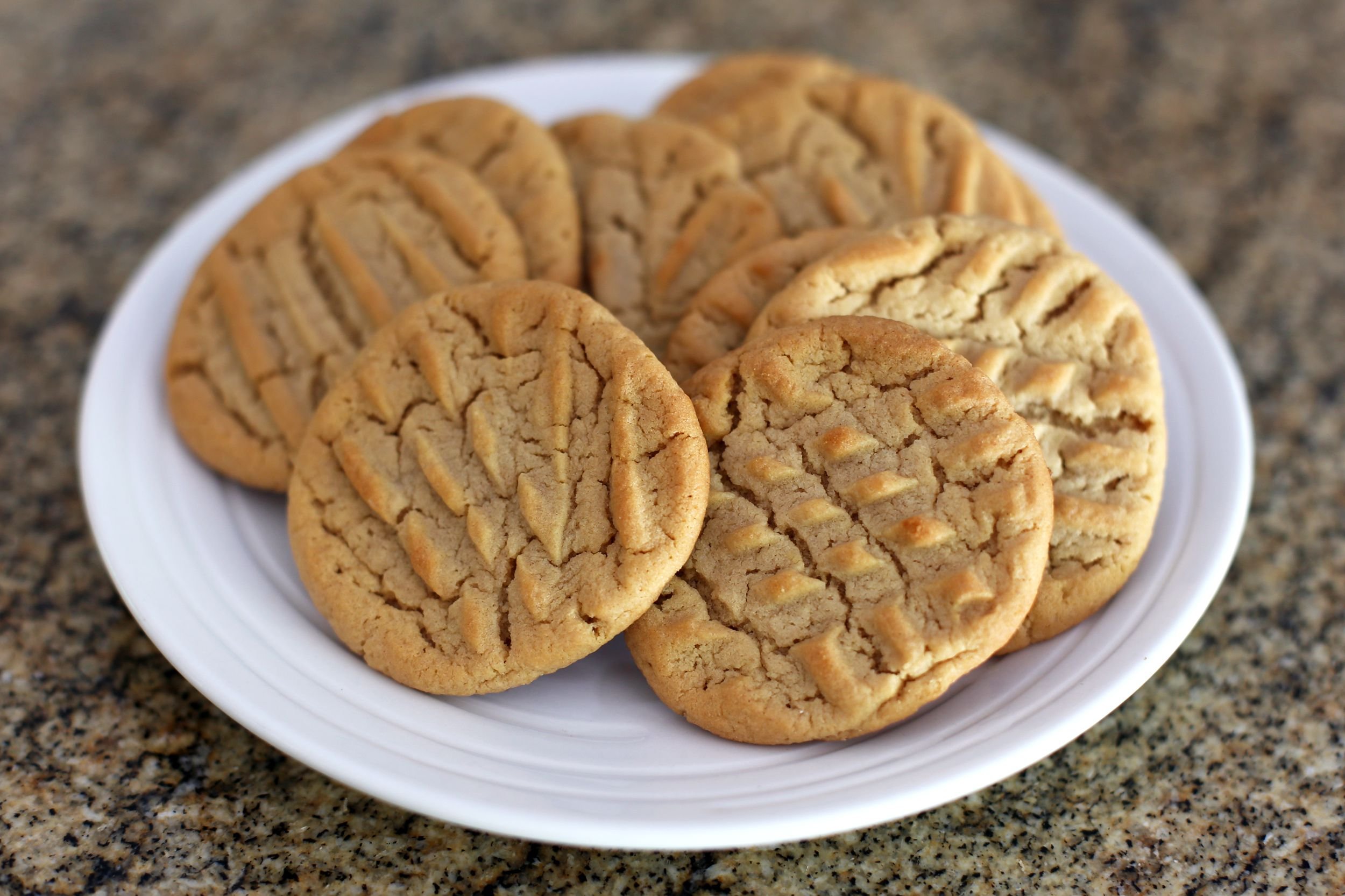 Cookie language. Баттер куки. Арахисовое печенье. Хрустящее печенье. Butter cookies печенье.