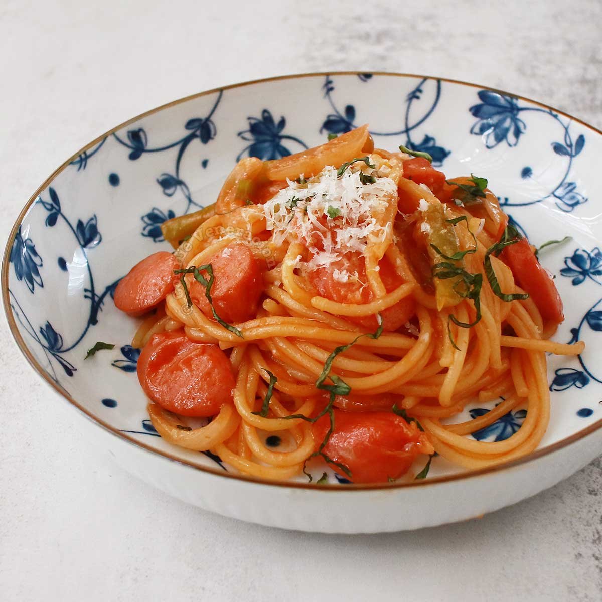 Спагетти с перцем. Спагетти с кетчупом. Кетчуп Помодоро. Томатный соус для спагетти с дедушкой. Спагетти творог и кетчуп.