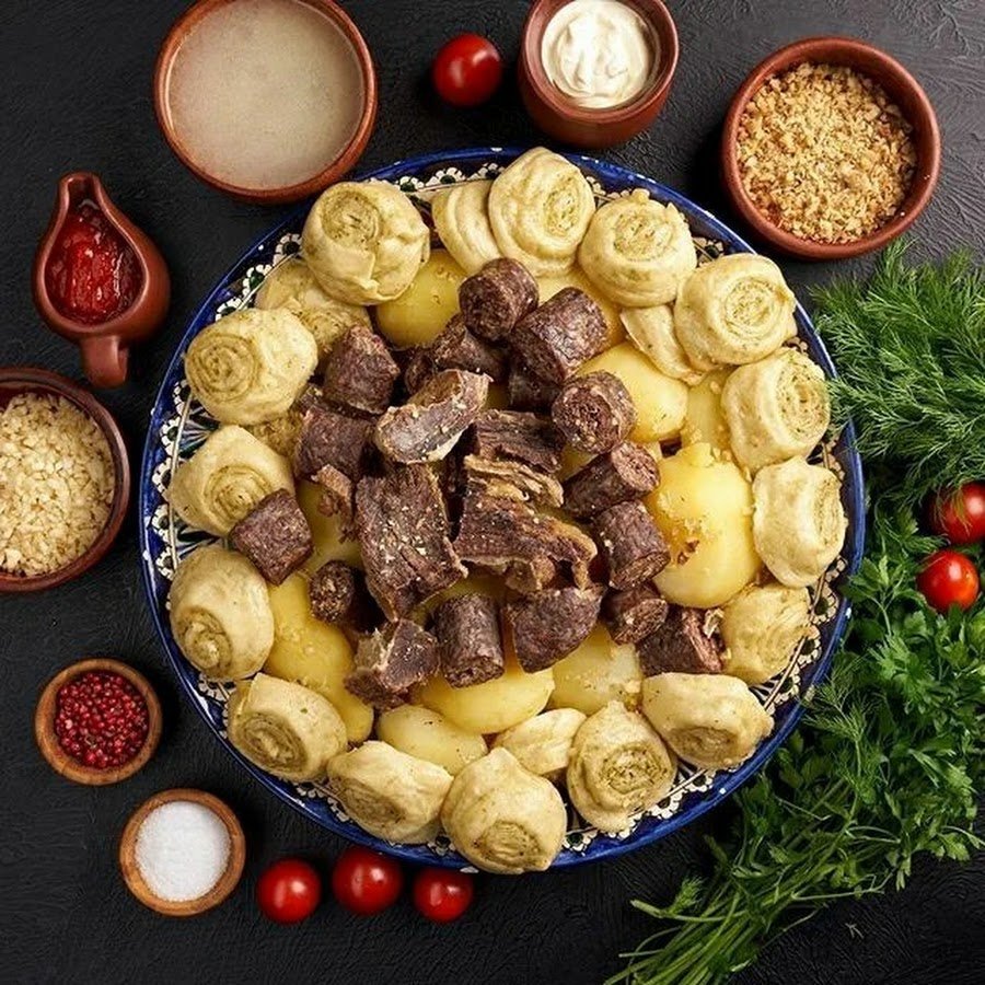 Дагестанское блюдо из теста и мяса