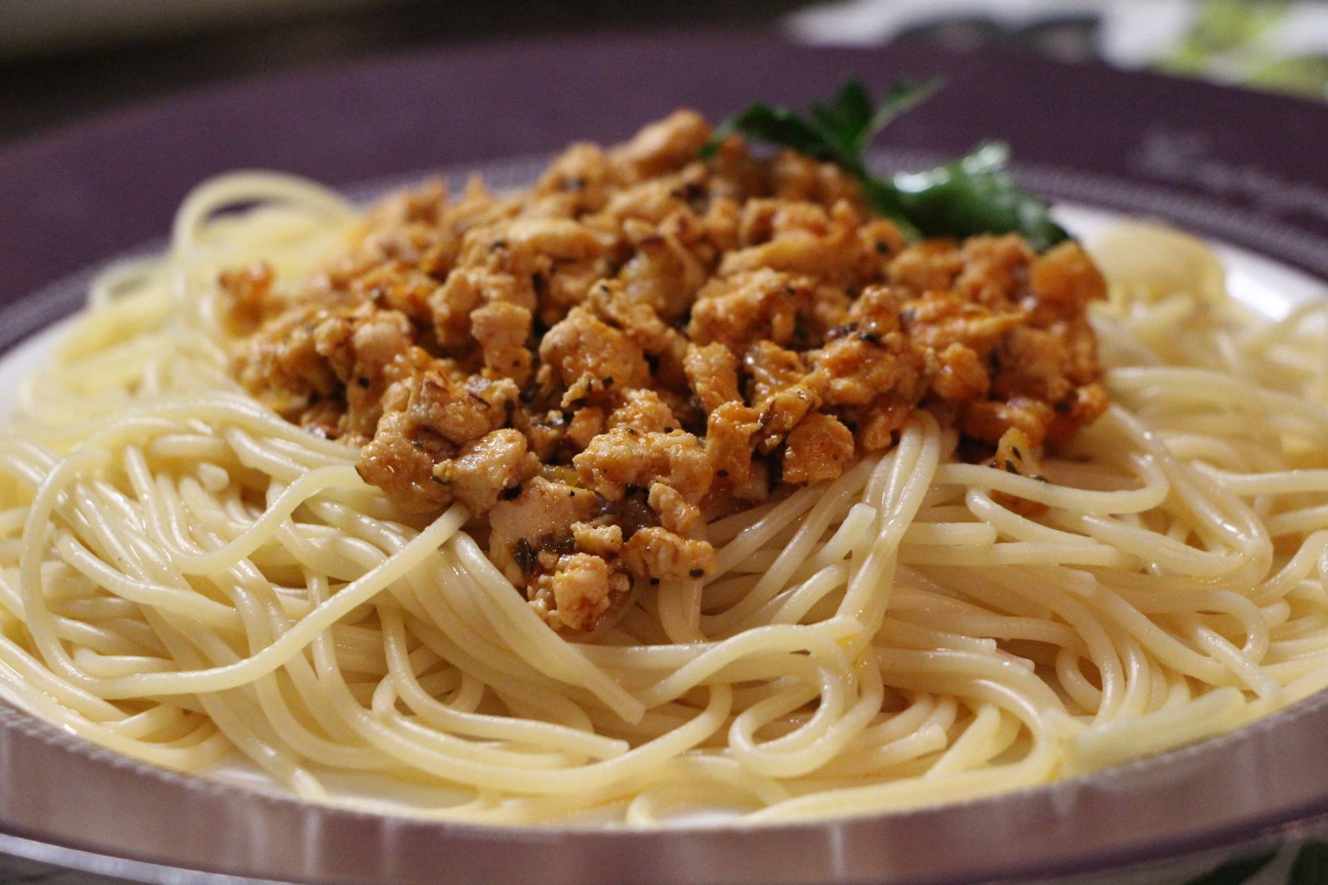 Спагетти с фаршем в соусе болоньезе