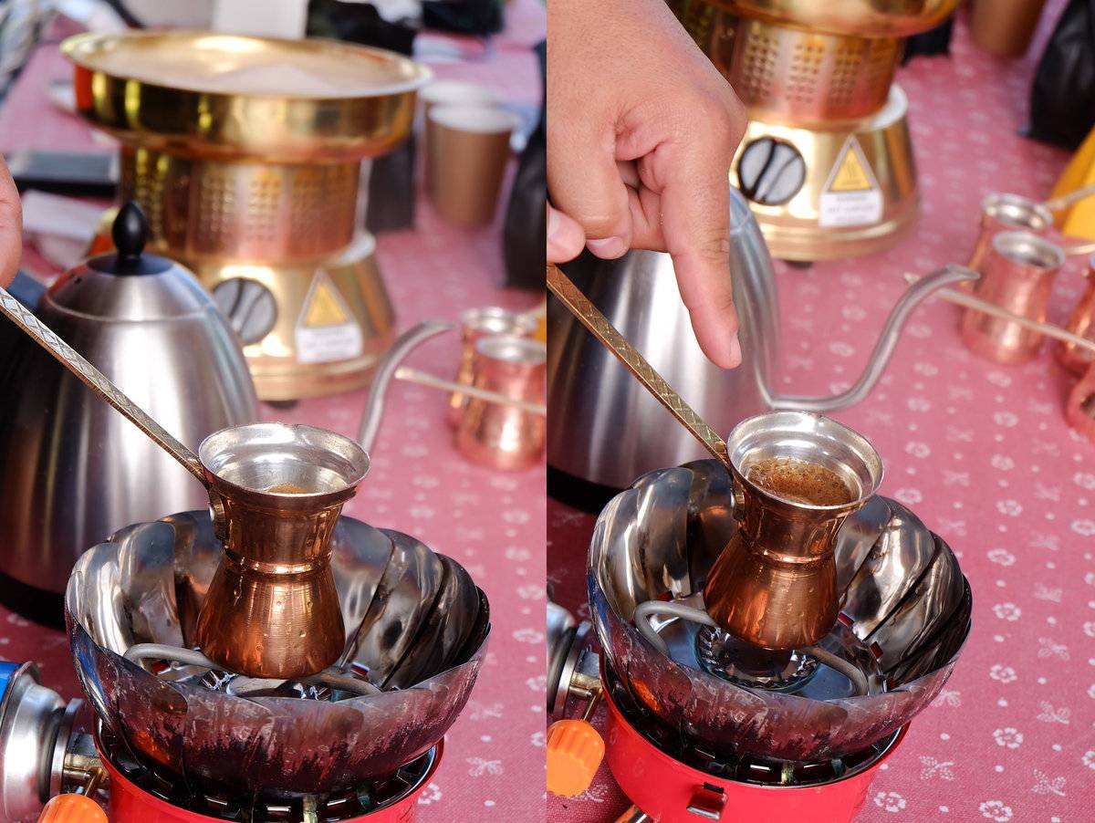 В турции подают кофе с водой. Турецкая джезва для кофе. Набор для варки кофе по турецки. Кофе в турке. Кофе по вьетнамски.