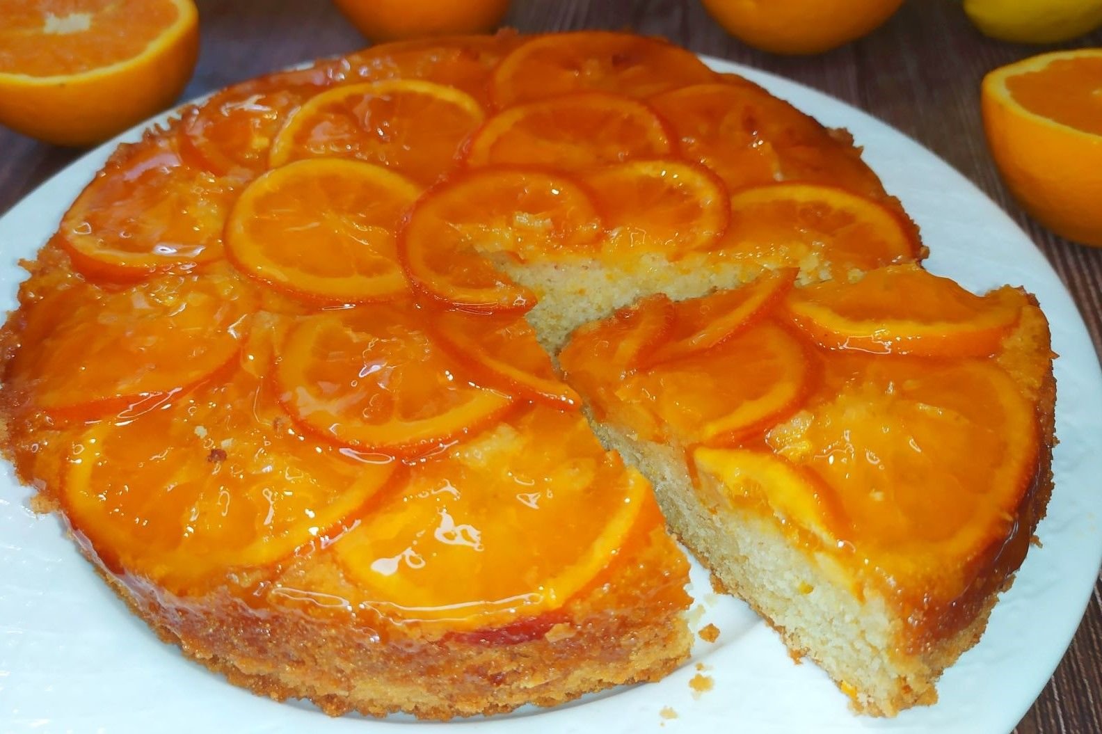 Простые рецепты пирог с мандаринами. Апельсиновый пирог перевертыш. Пирог перевертыш с апельсинами. Лимонно апельсиновый пирог. Апельсиновый пирог в духовке.