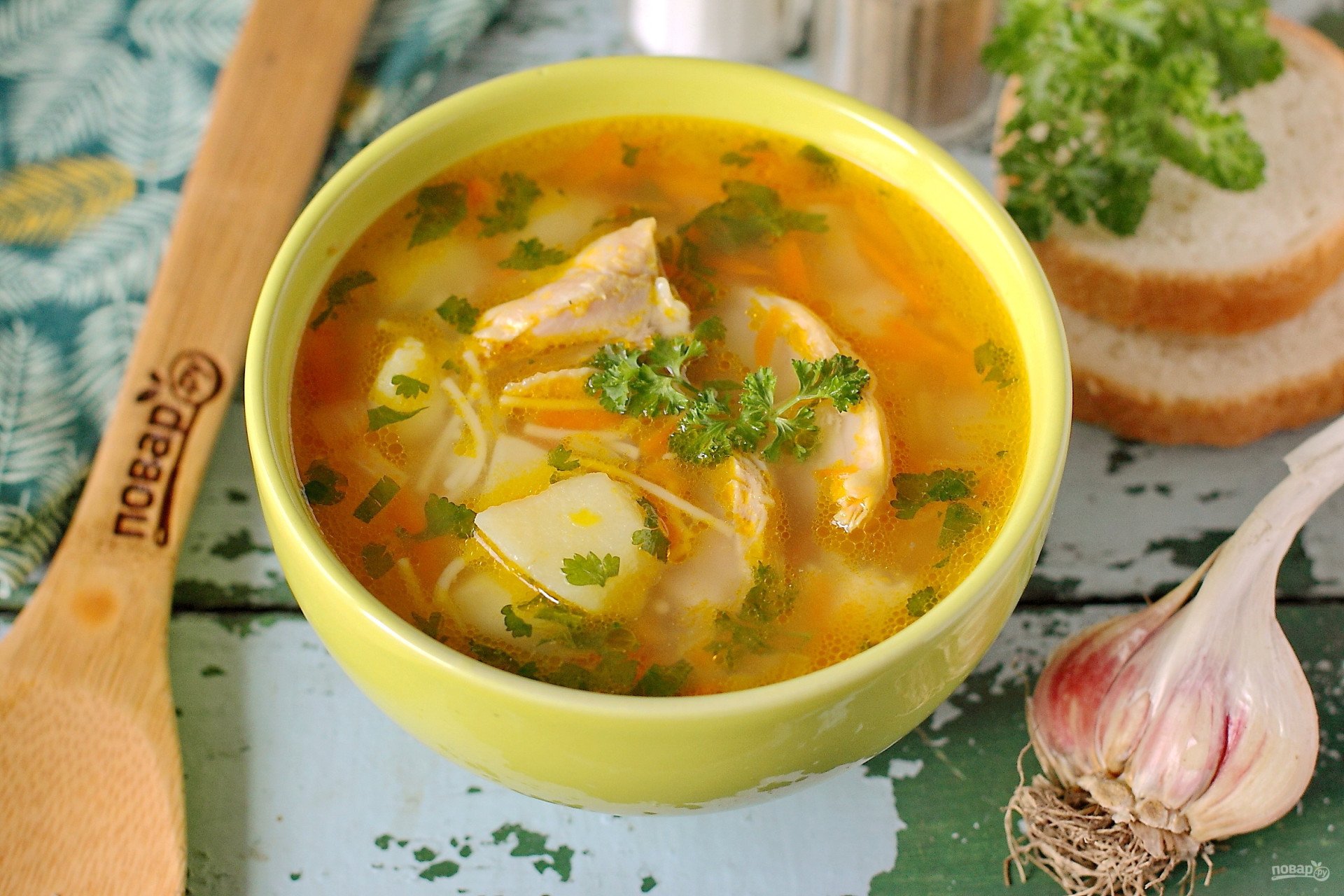 Суп из куры рецепты приготовления. Куриный суп. Овощной суп с курицей. Куриный суп с овощами. Куриный суп фото.