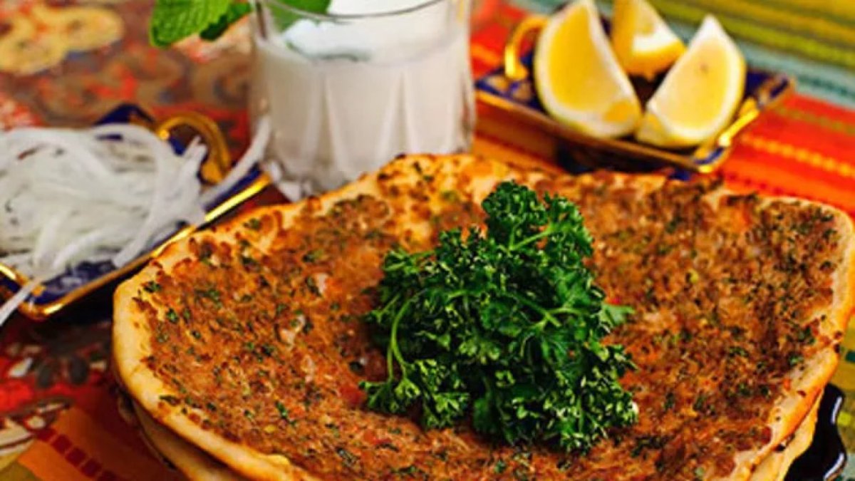 Лахмакун турецкая пицца