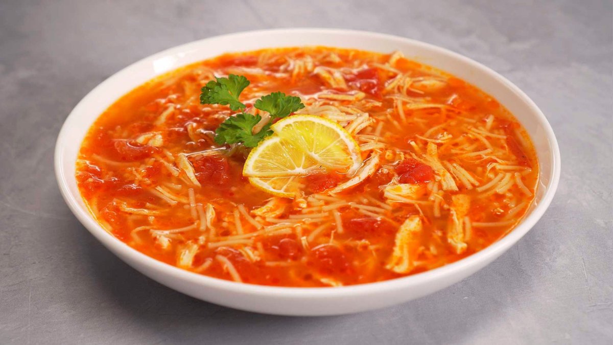 Турецкий куриный суп с вермишелью