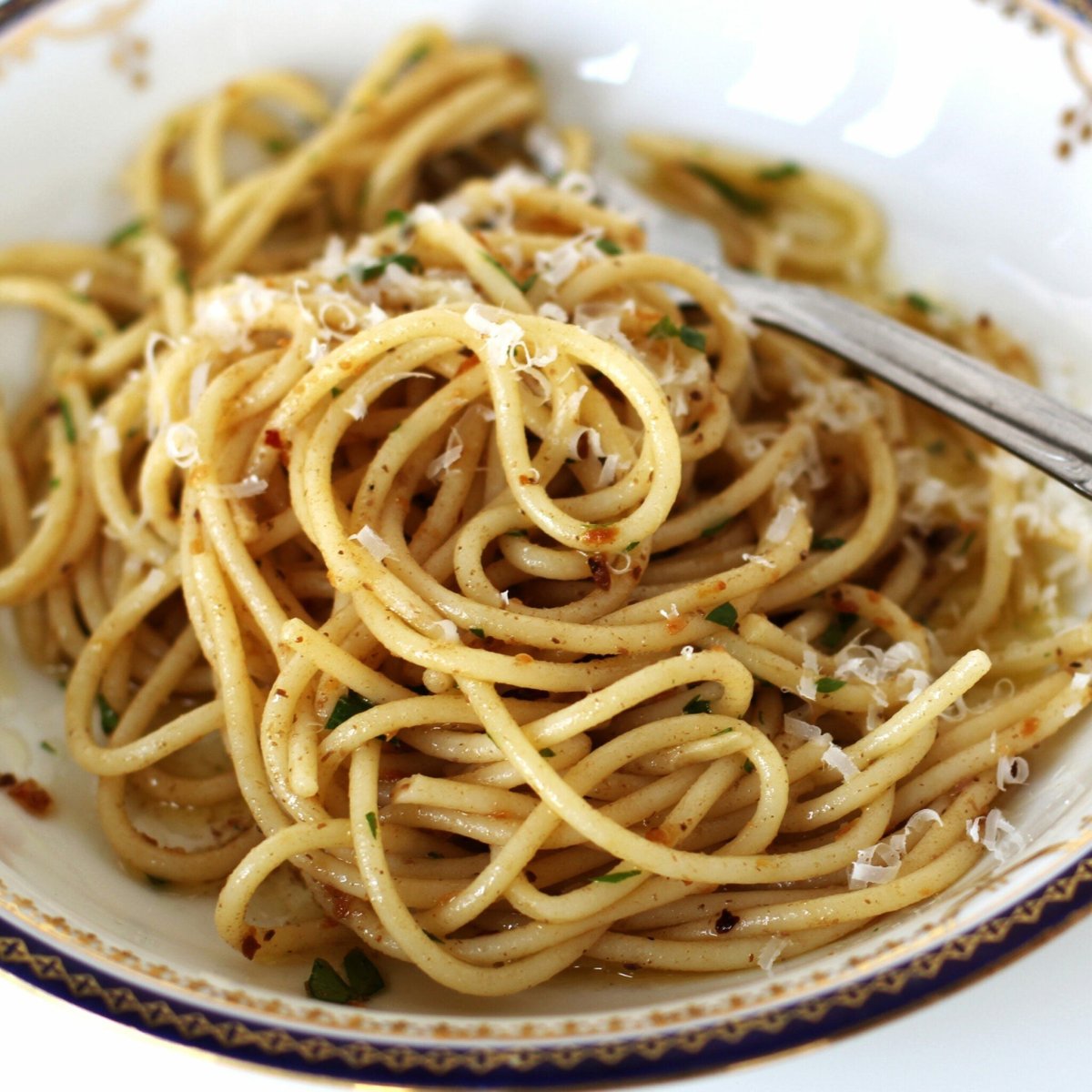 Спагетти с луком